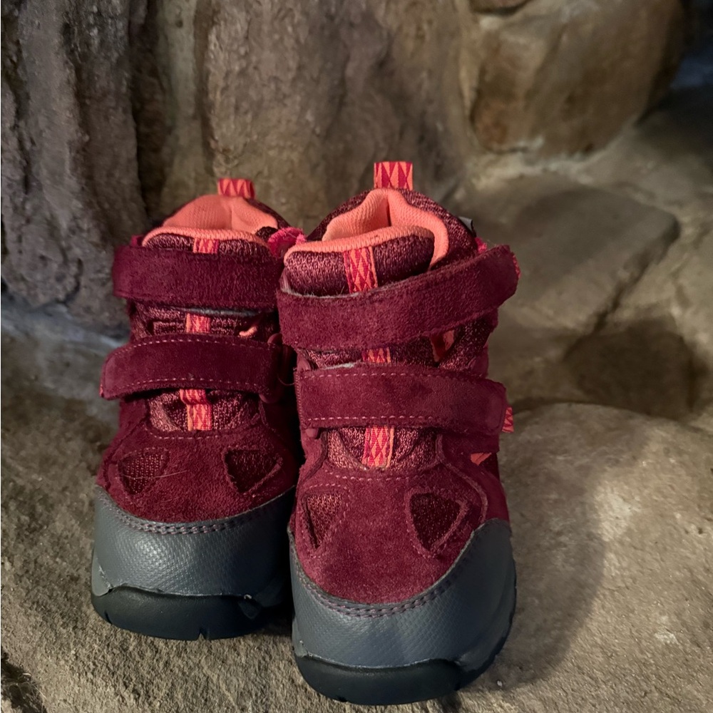 L.L. Bean toddler hiking boots size 9